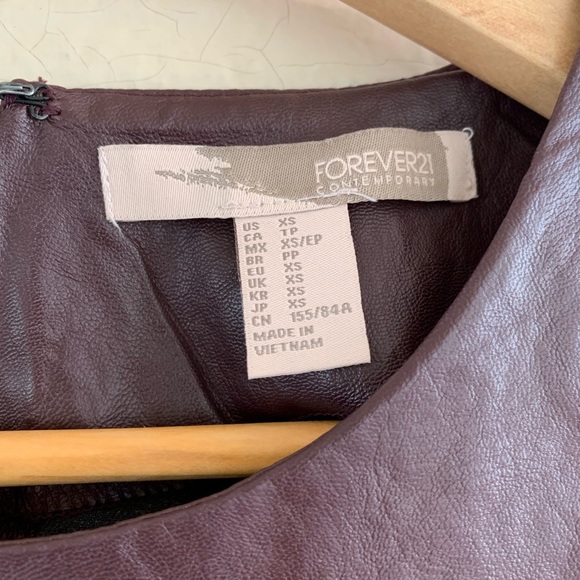 Vegan Leather Cinched Crop Top - Picture 4 of 4